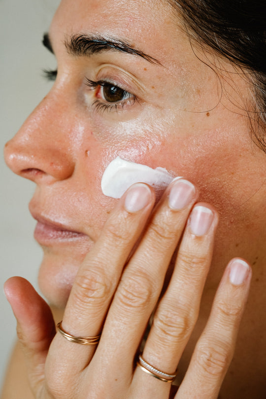 3 conseils de notre dermatologue pour bien hydrater sa peau en hiver