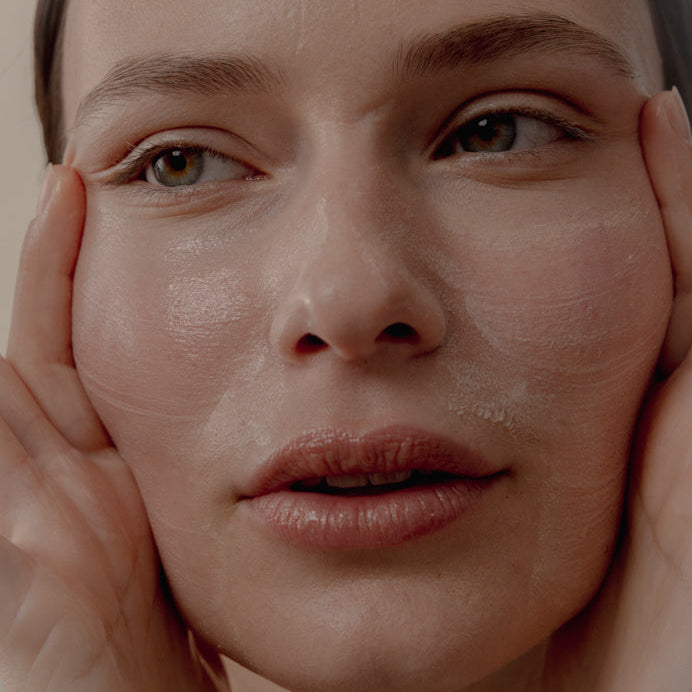 Peau sèche et déshydratée : causes et solutions efficaces